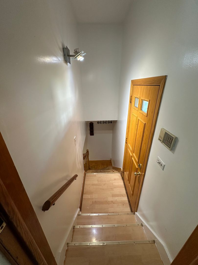 5053 S Luna Avenue, Chicago, IL 60638