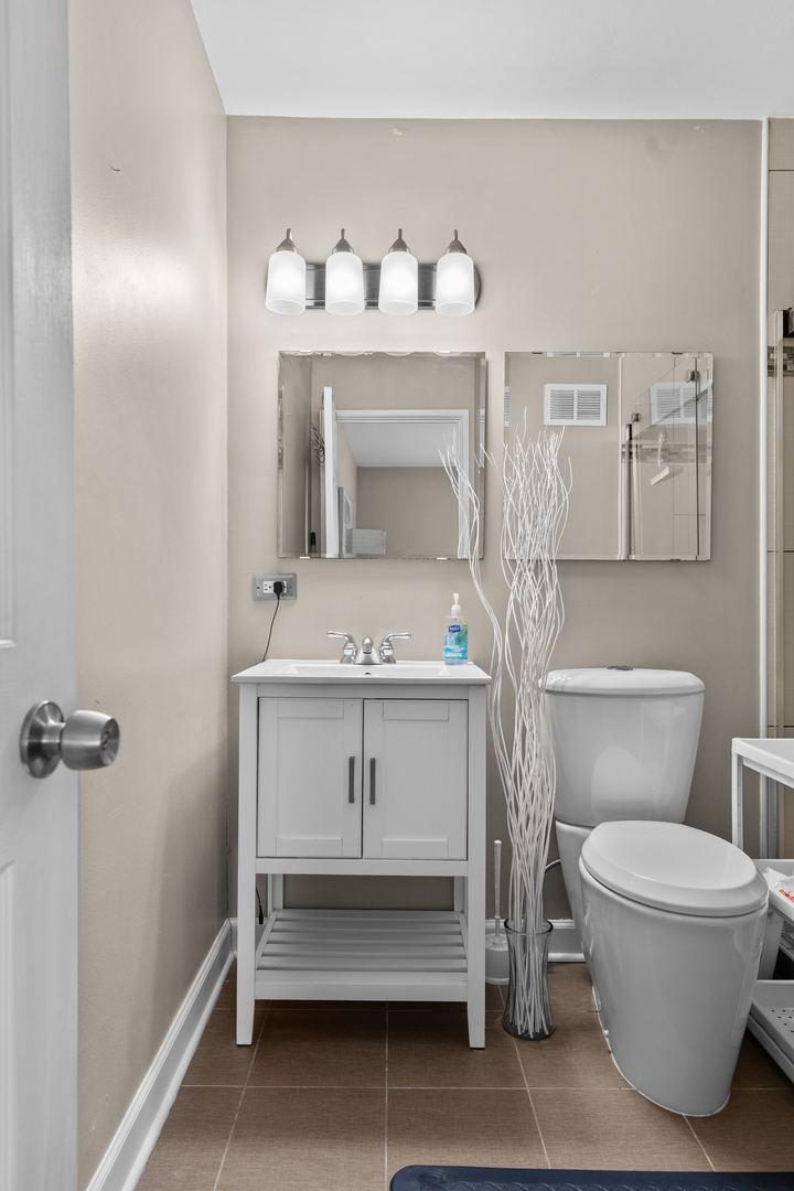 7353 Blackburn Avenue #K-206, Downers Grove, IL 60516