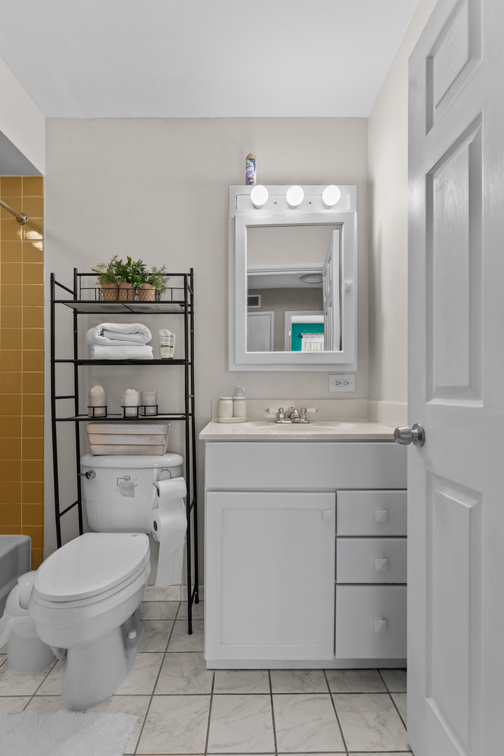 7353 Blackburn Avenue #K-206, Downers Grove, IL 60516