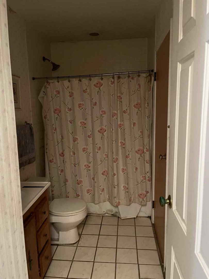 1312 W Oakmont Road, Hoffman Estates, IL 60169