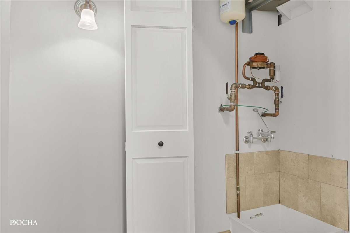 202 W Main Street, St. Charles, IL 60174