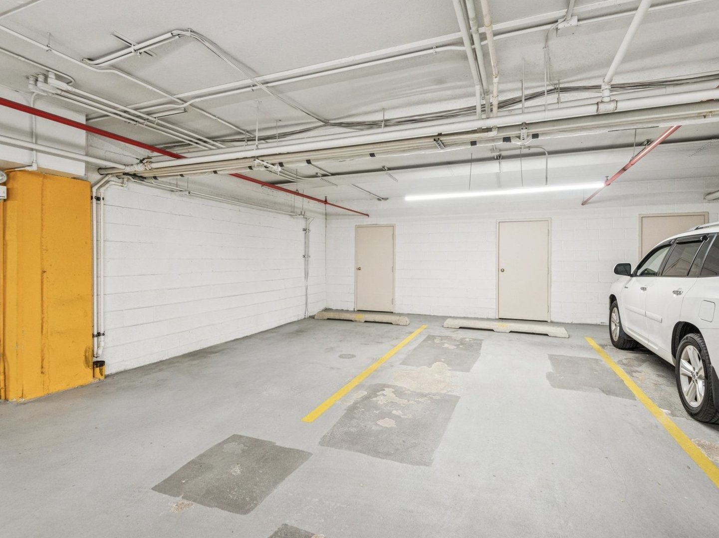 8650 N Shermer Road #102, Niles, IL 60714