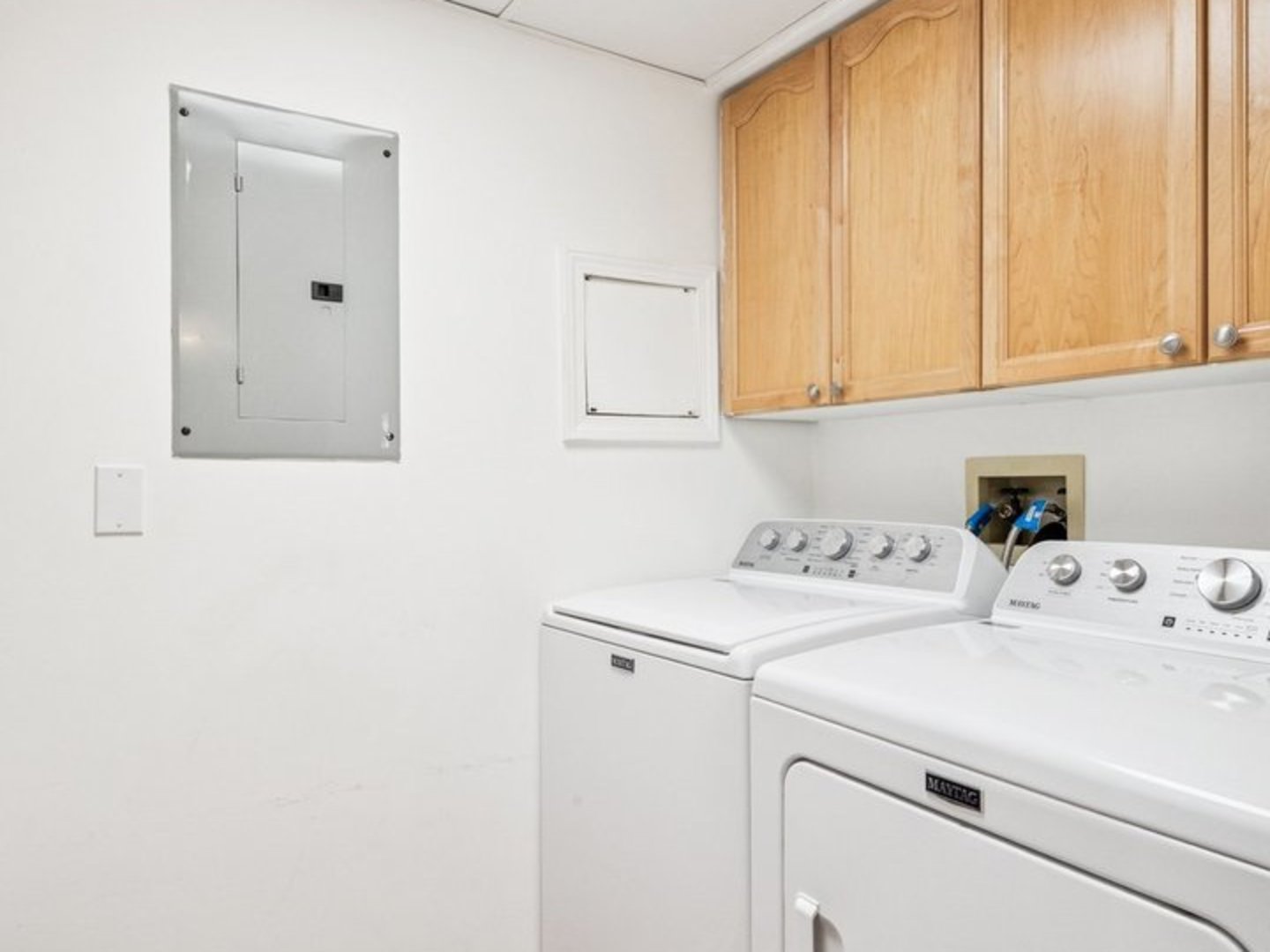 8650 N Shermer Road #102, Niles, IL 60714