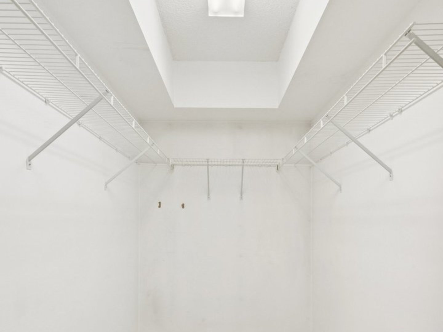 8650 N Shermer Road #102, Niles, IL 60714