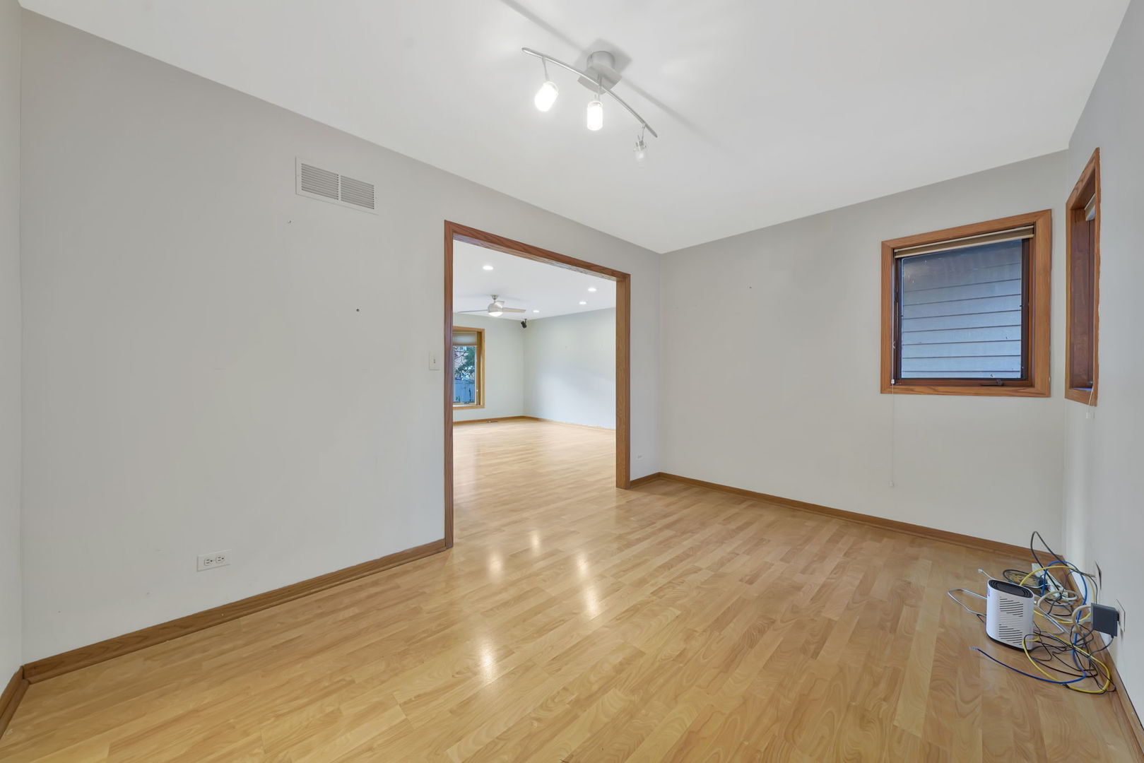 4N040 Nugent Street, Addison, IL 60101