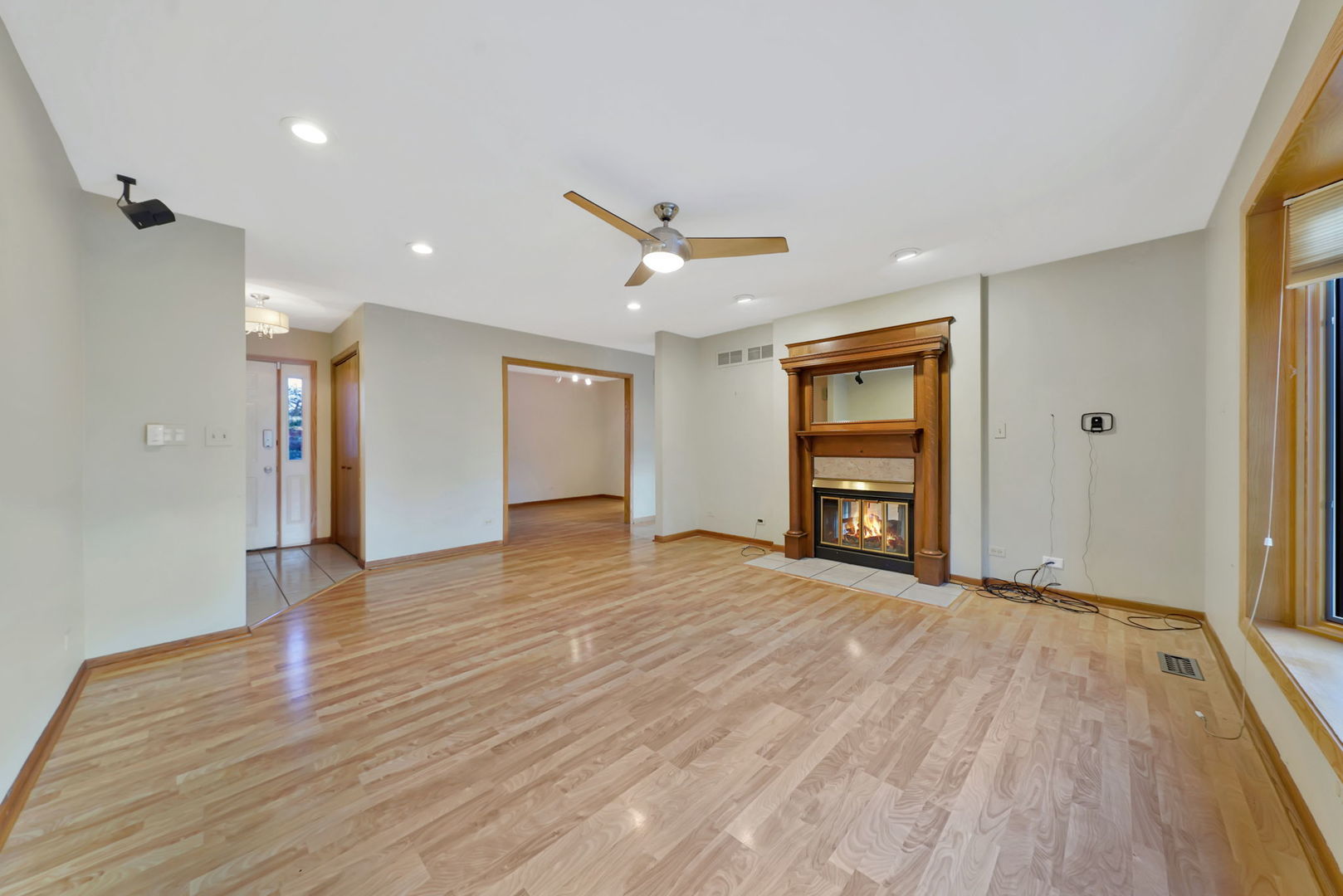 4N040 Nugent Street, Addison, IL 60101