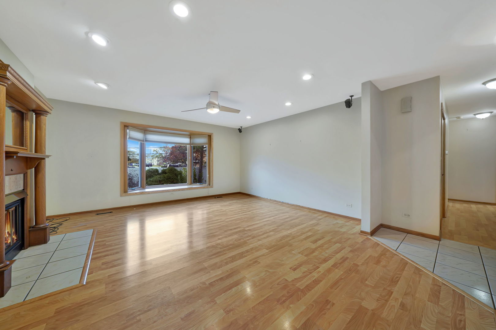 4N040 Nugent Street, Addison, IL 60101