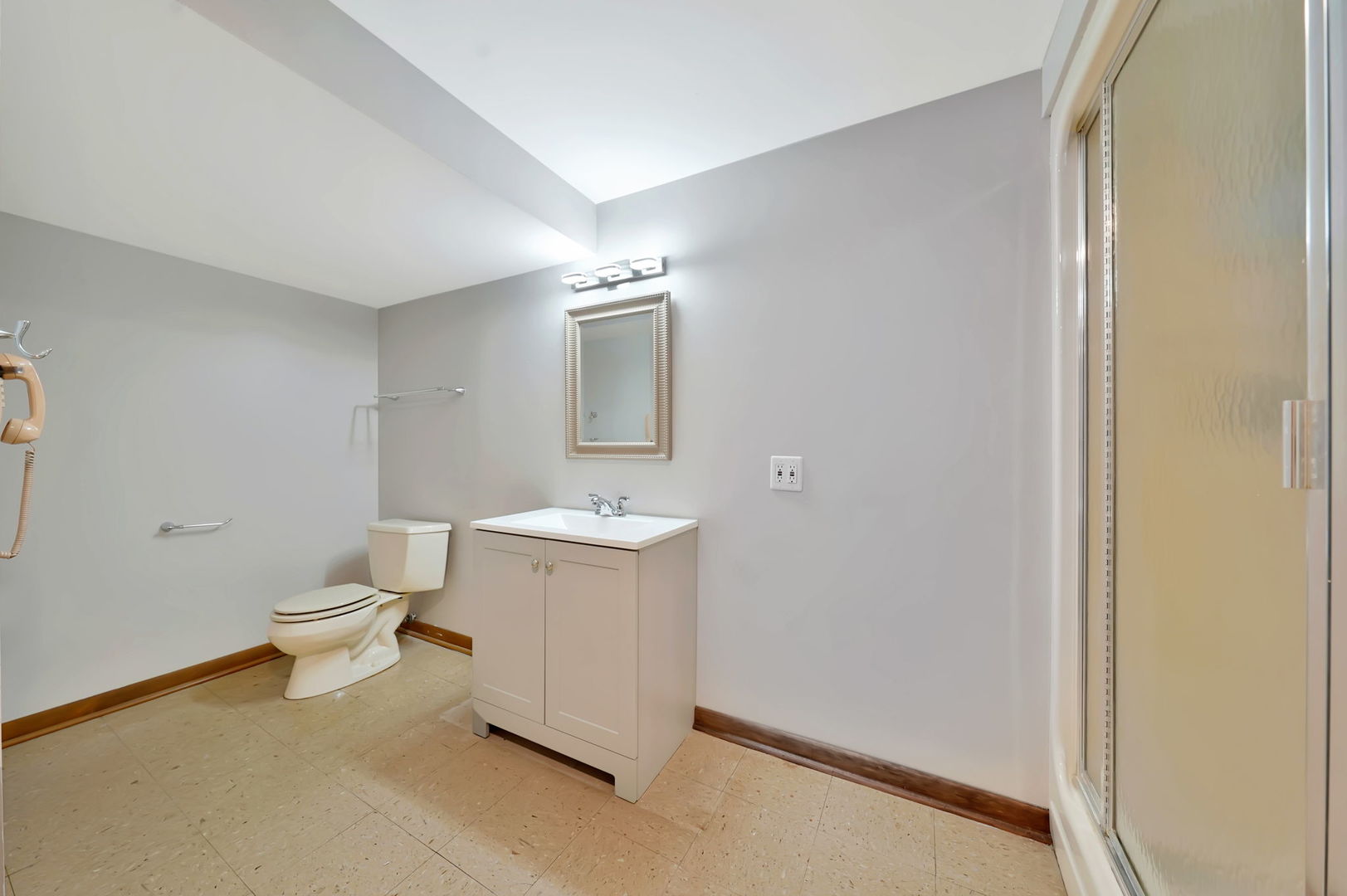 4N040 Nugent Street, Addison, IL 60101