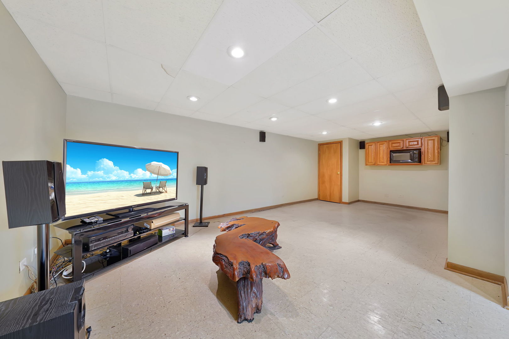 4N040 Nugent Street, Addison, IL 60101