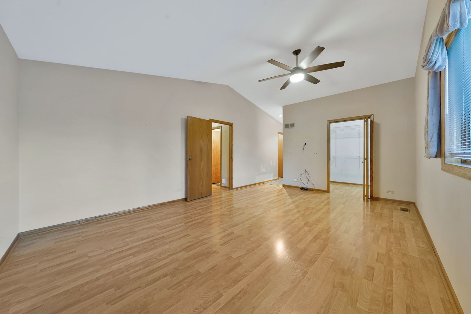 4N040 Nugent Street, Addison, IL 60101