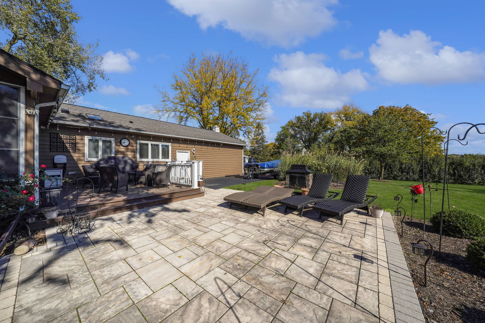 4N040 Nugent Street, Addison, IL 60101