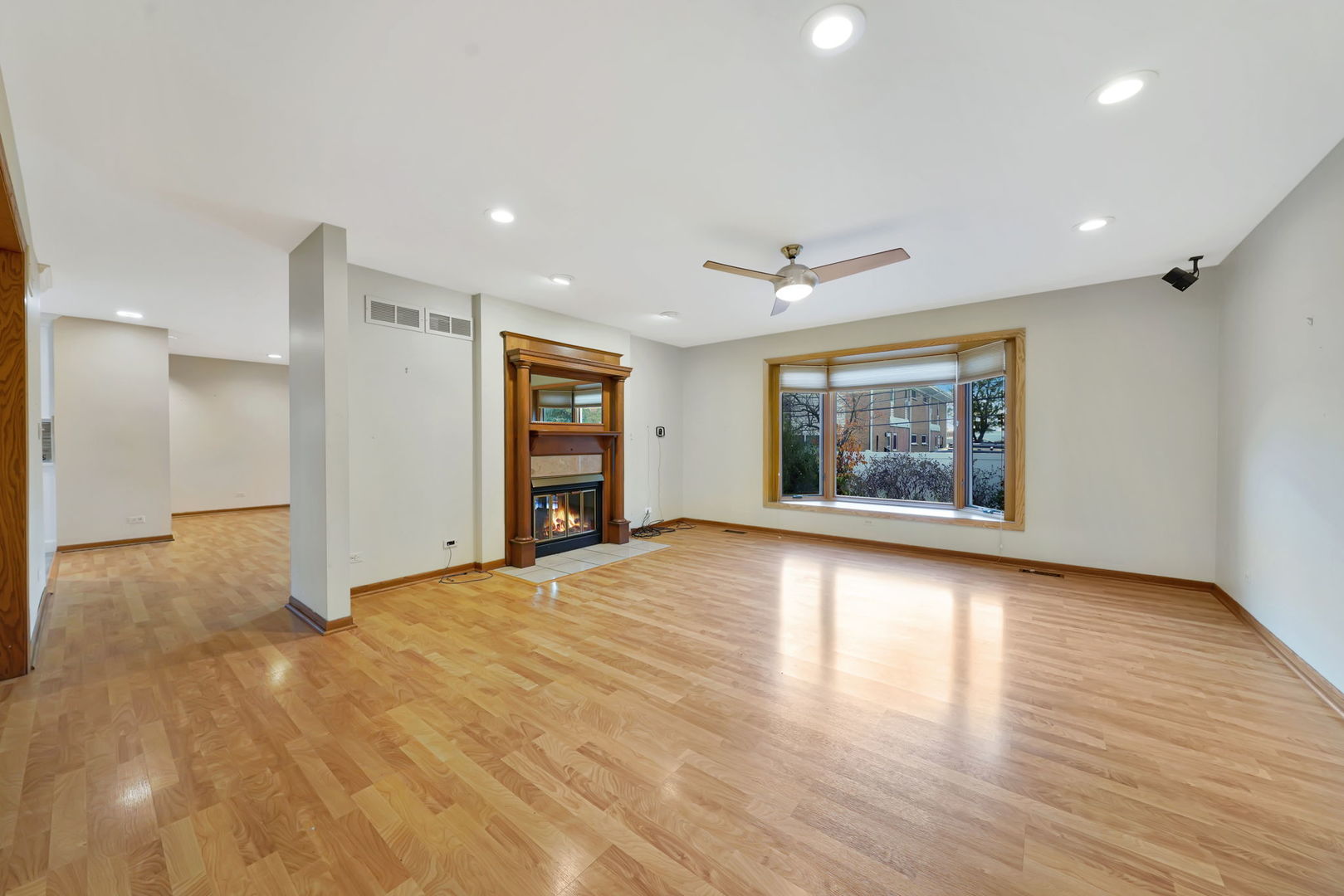 4N040 Nugent Street, Addison, IL 60101