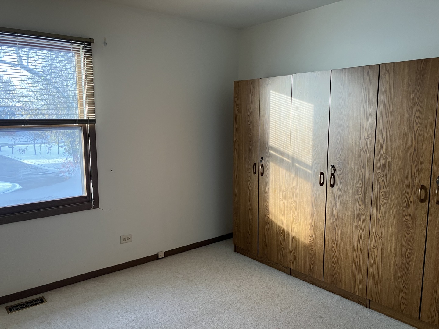 4080 Fir Court, Hoffman Estates, IL 60192