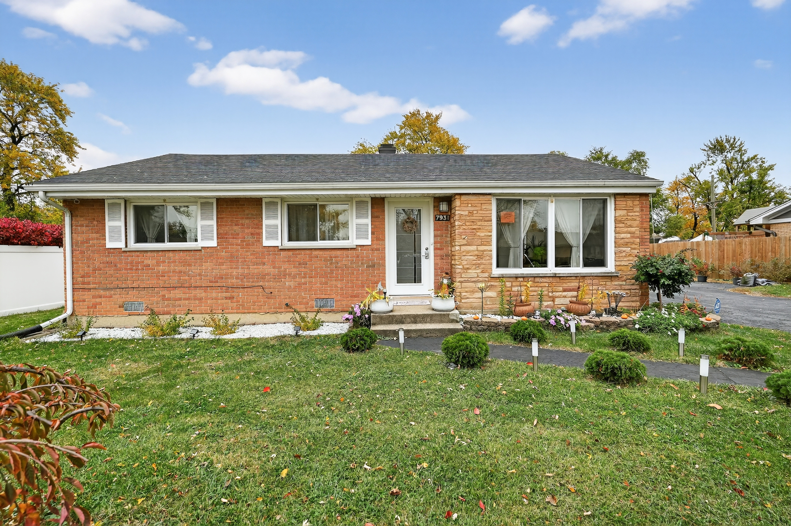 7931 S 83rd Court, Justice, IL 60458