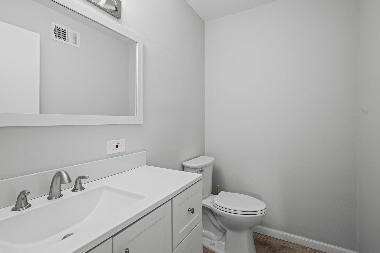 1130 N STRATFORD Road, Arlington Heights, IL 60004