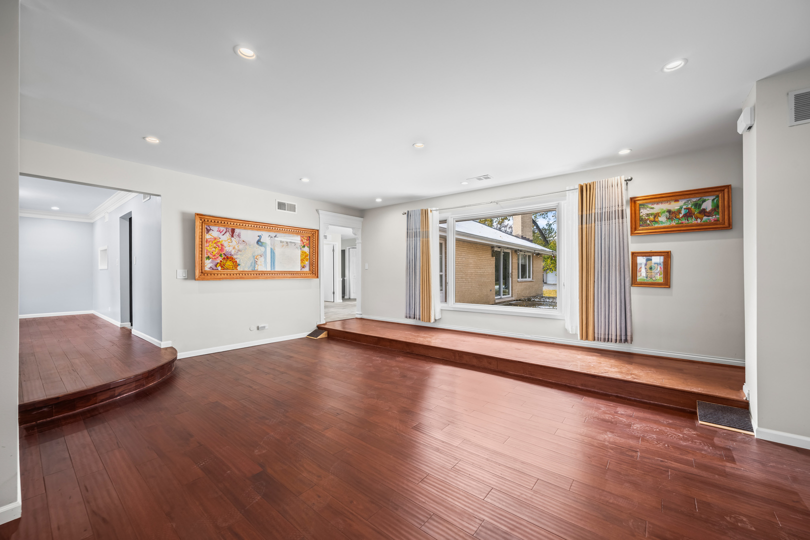 1130 N STRATFORD Road, Arlington Heights, IL 60004