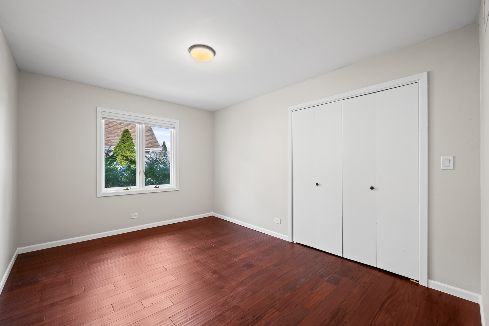 1130 N STRATFORD Road, Arlington Heights, IL 60004