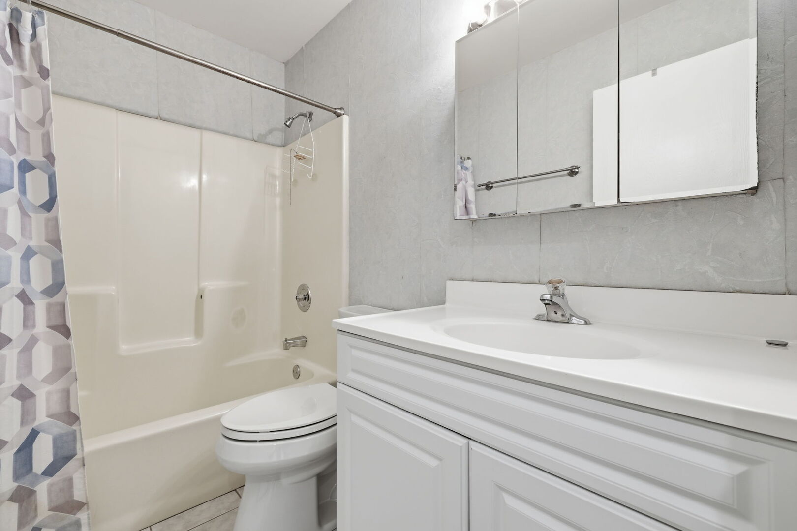 69 Alice Street, Algonquin, IL 60102