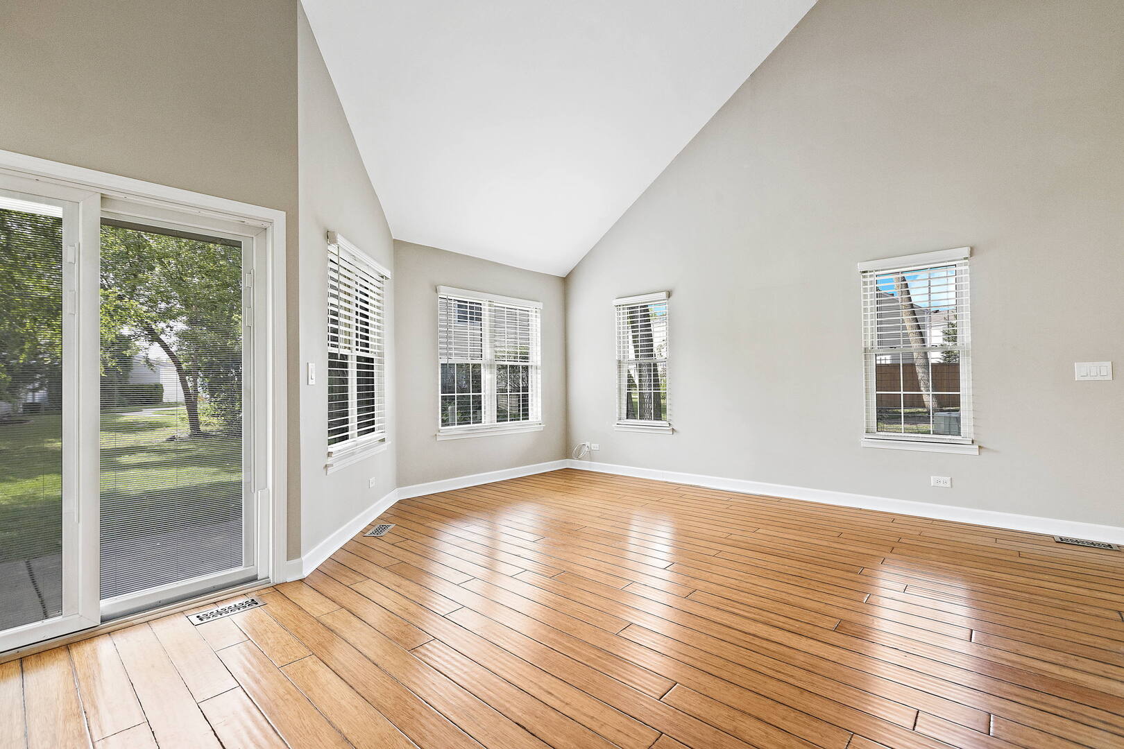 728 Brandon Place, Wheeling, IL 60090