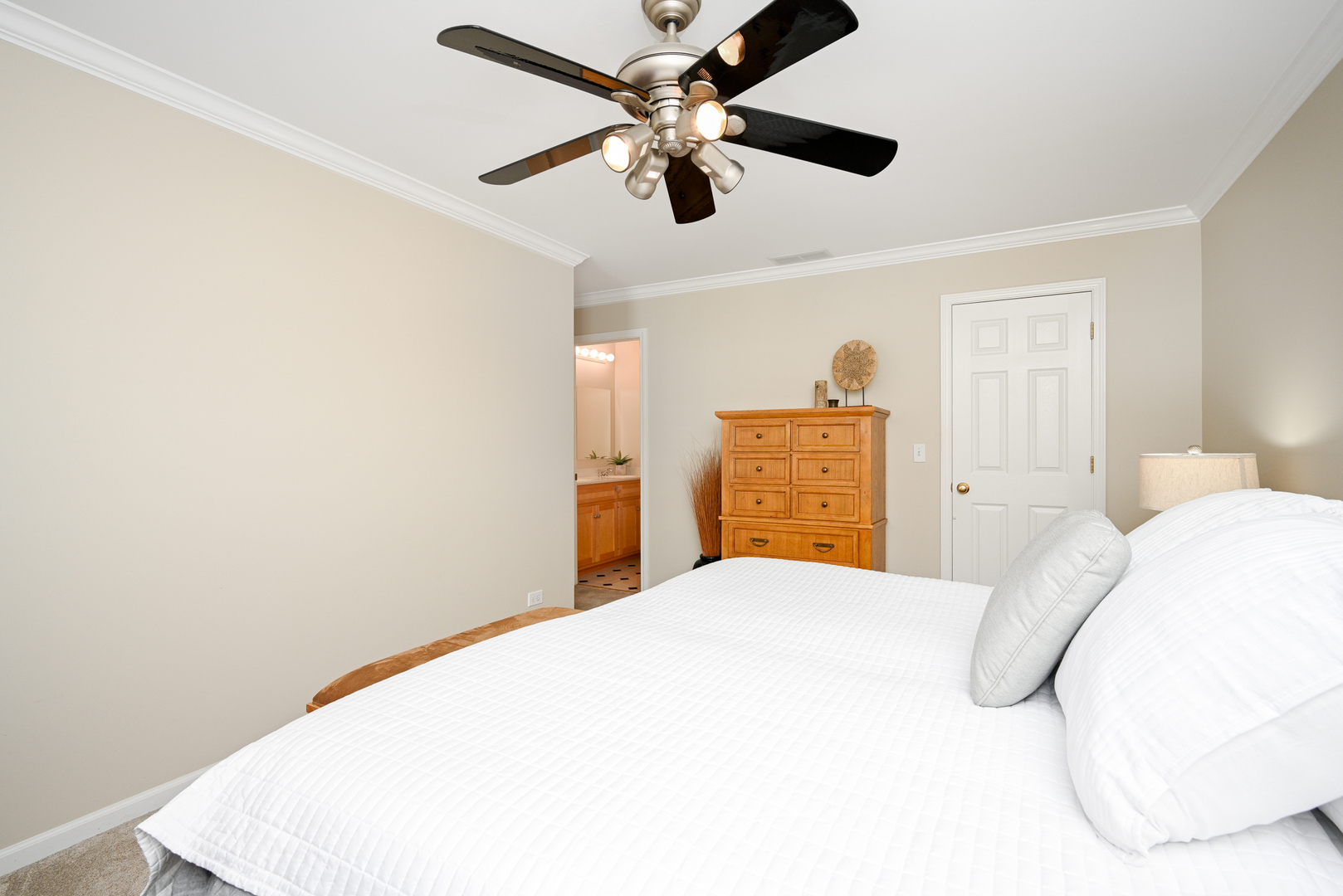 2S737 Timber Drive, Warrenville, IL 60555