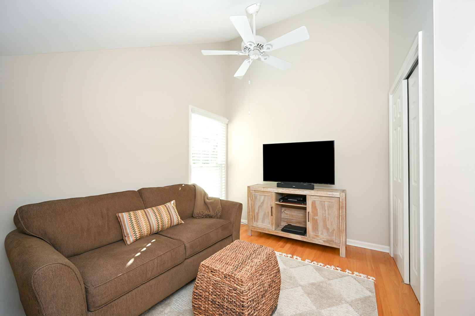 2S737 Timber Drive, Warrenville, IL 60555