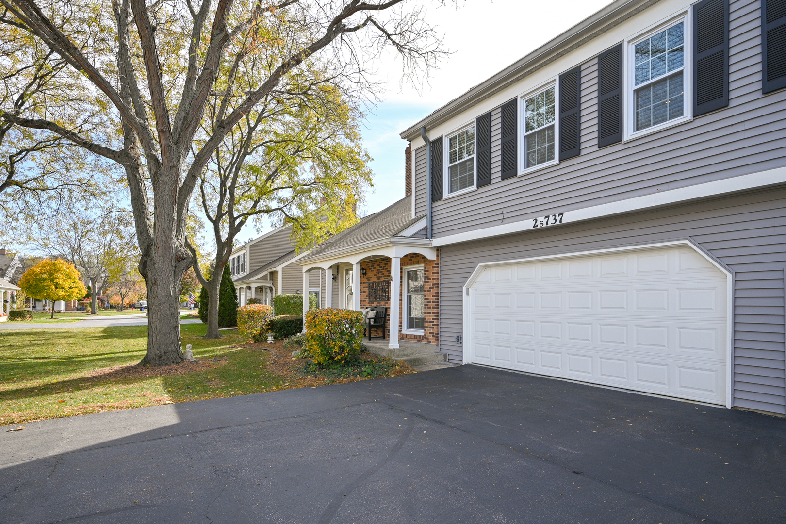 2S737 Timber Drive, Warrenville, IL 60555