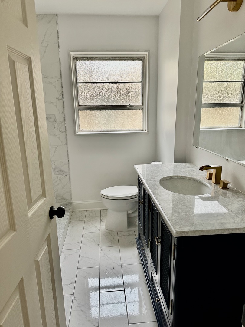 938 Hemlock Street, Deerfield, IL 60015