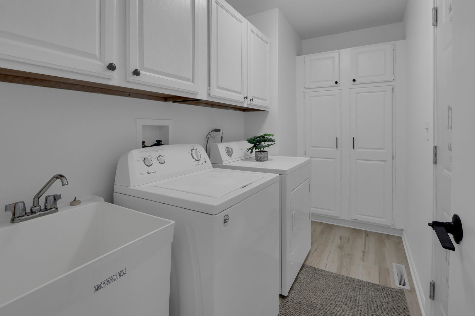 10615 Mathew Street, Huntley, IL 60142