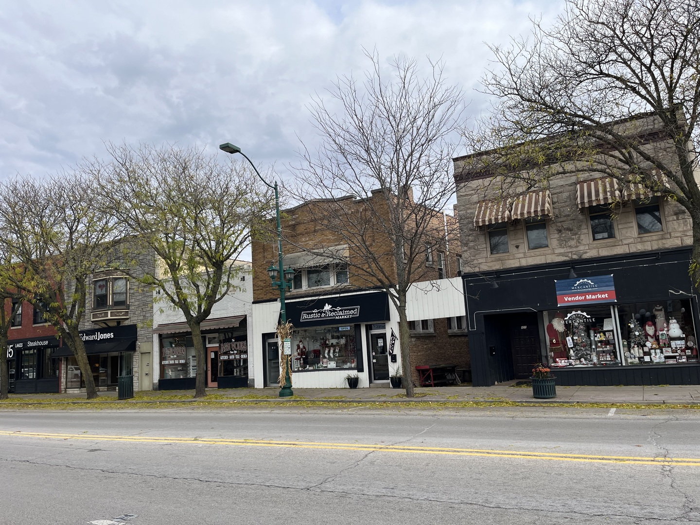 927 Main Street, Antioch, IL 60002