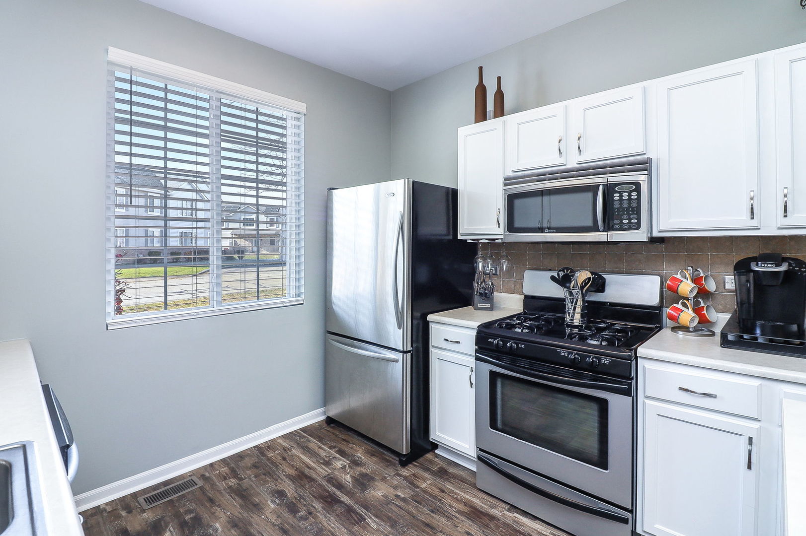 75 STRAWFLOWER Court #75, Romeoville, IL 60446