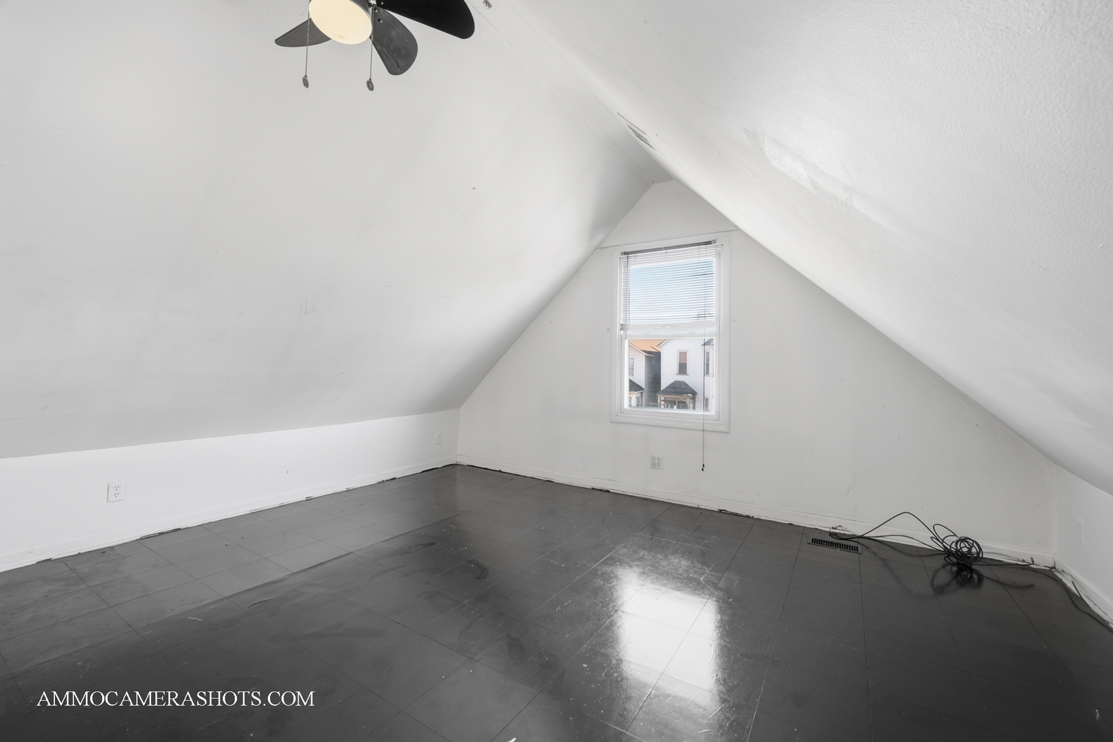 9018 S Brandon Avenue, Chicago, IL 60617