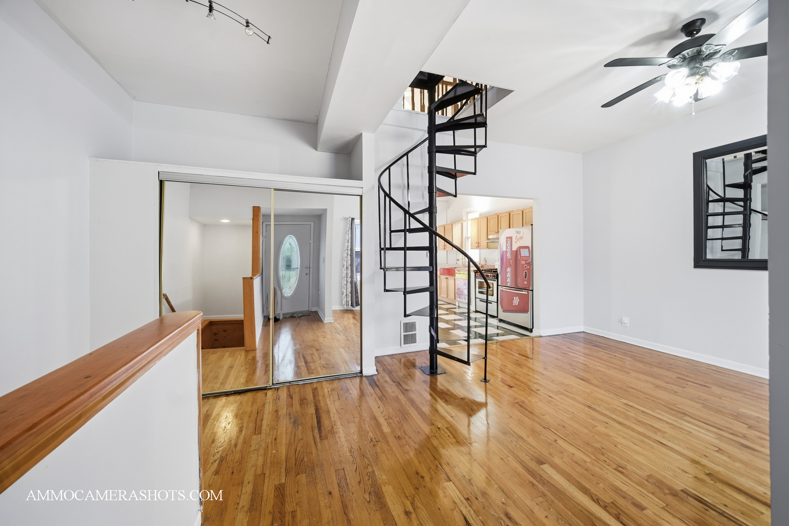 9018 S Brandon Avenue, Chicago, IL 60617