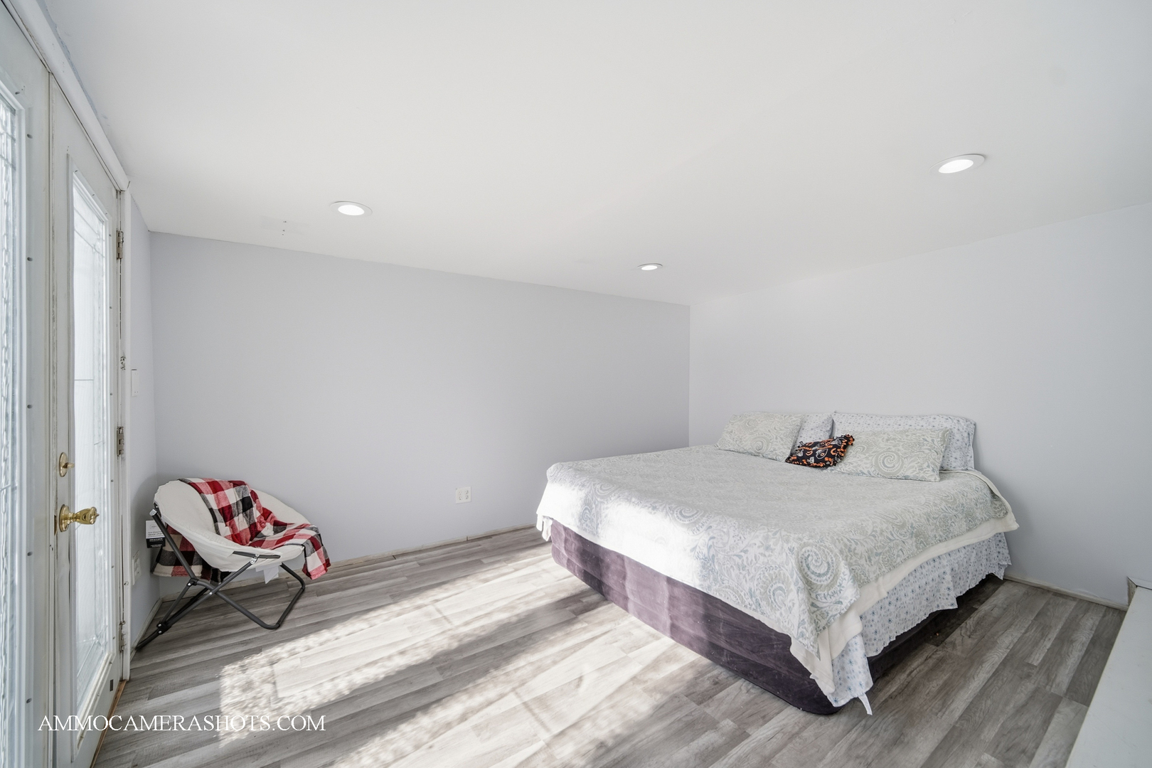 9018 S Brandon Avenue, Chicago, IL 60617