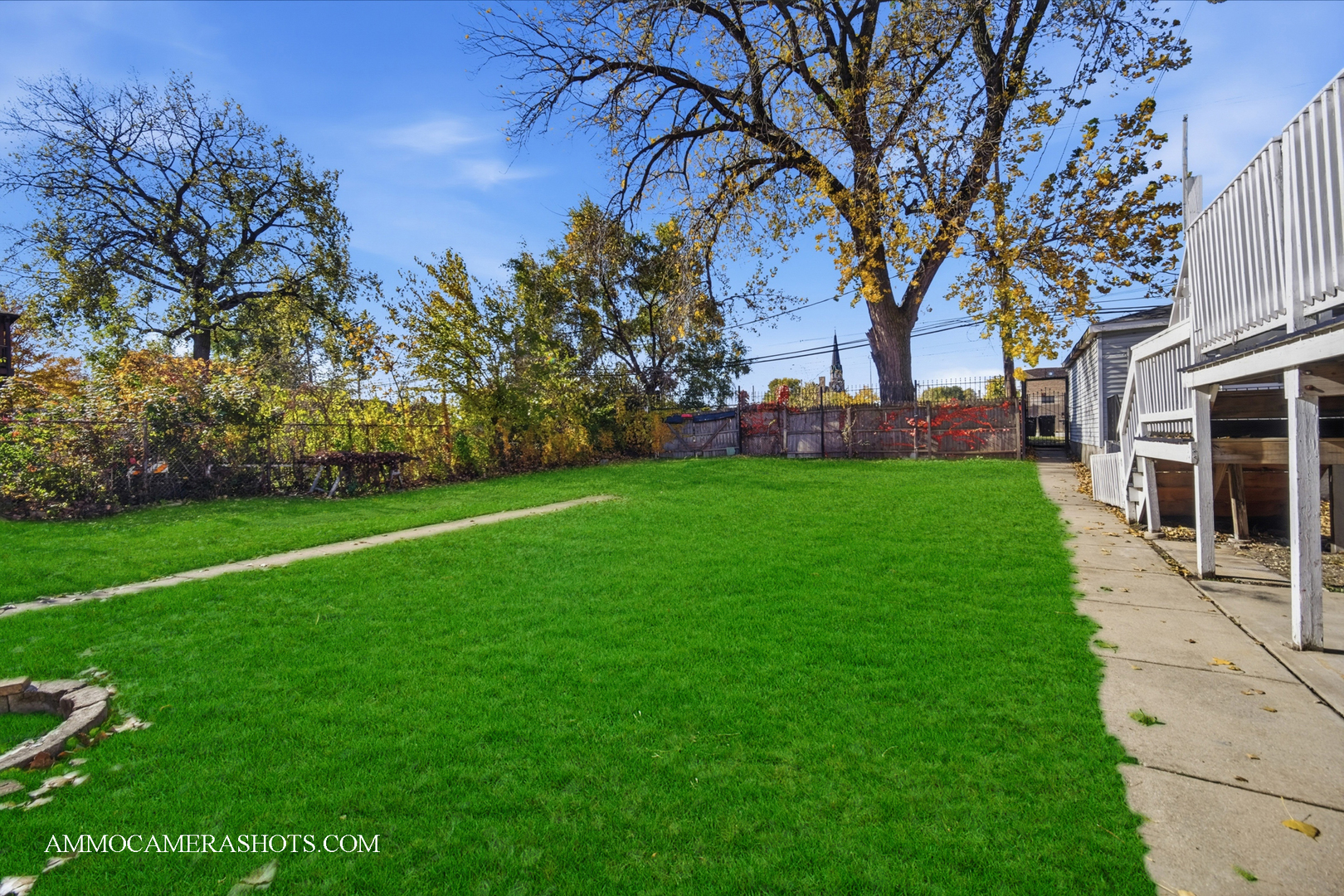 9018 S Brandon Avenue, Chicago, IL 60617