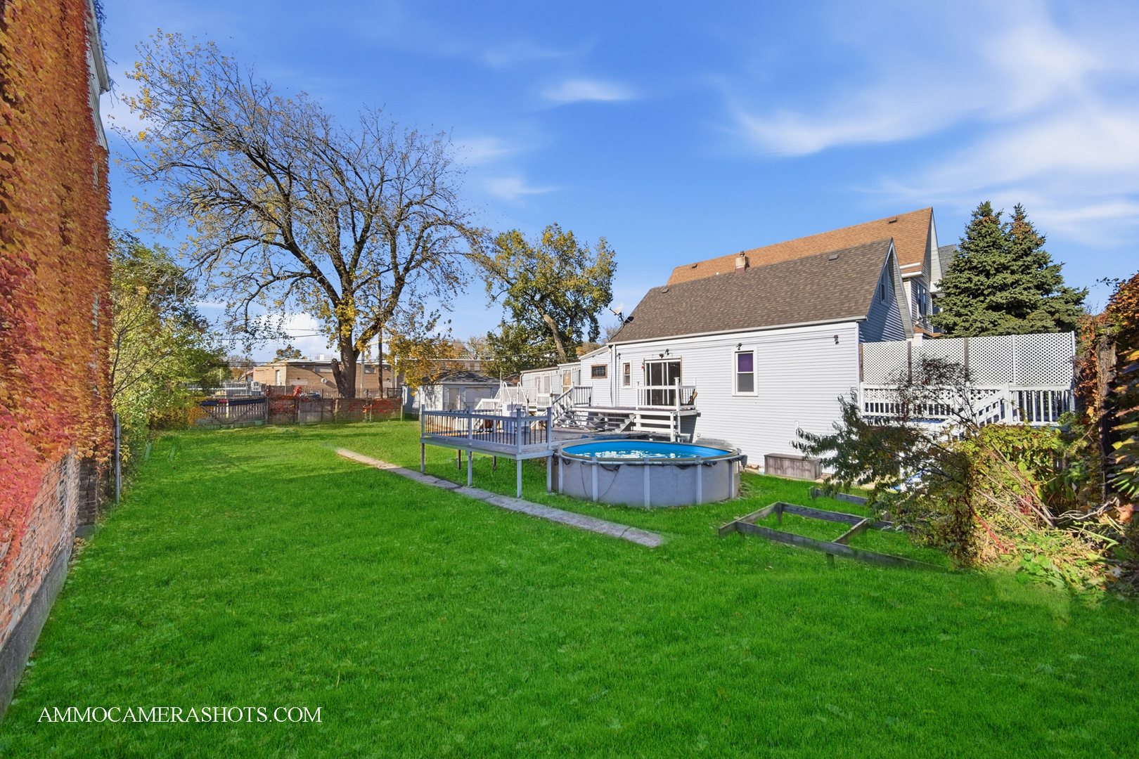 9018 S Brandon Avenue, Chicago, IL 60617