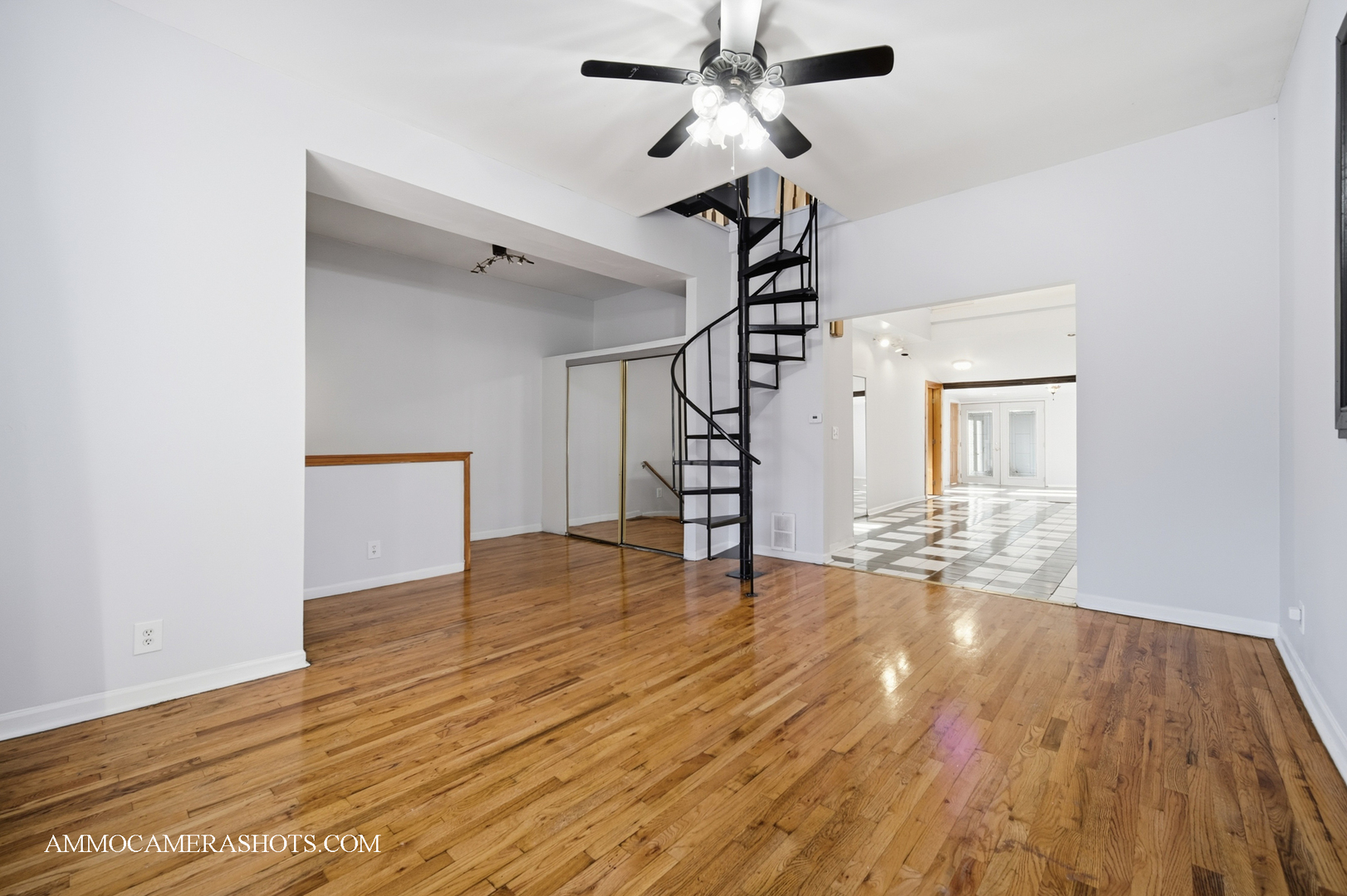 9018 S Brandon Avenue, Chicago, IL 60617