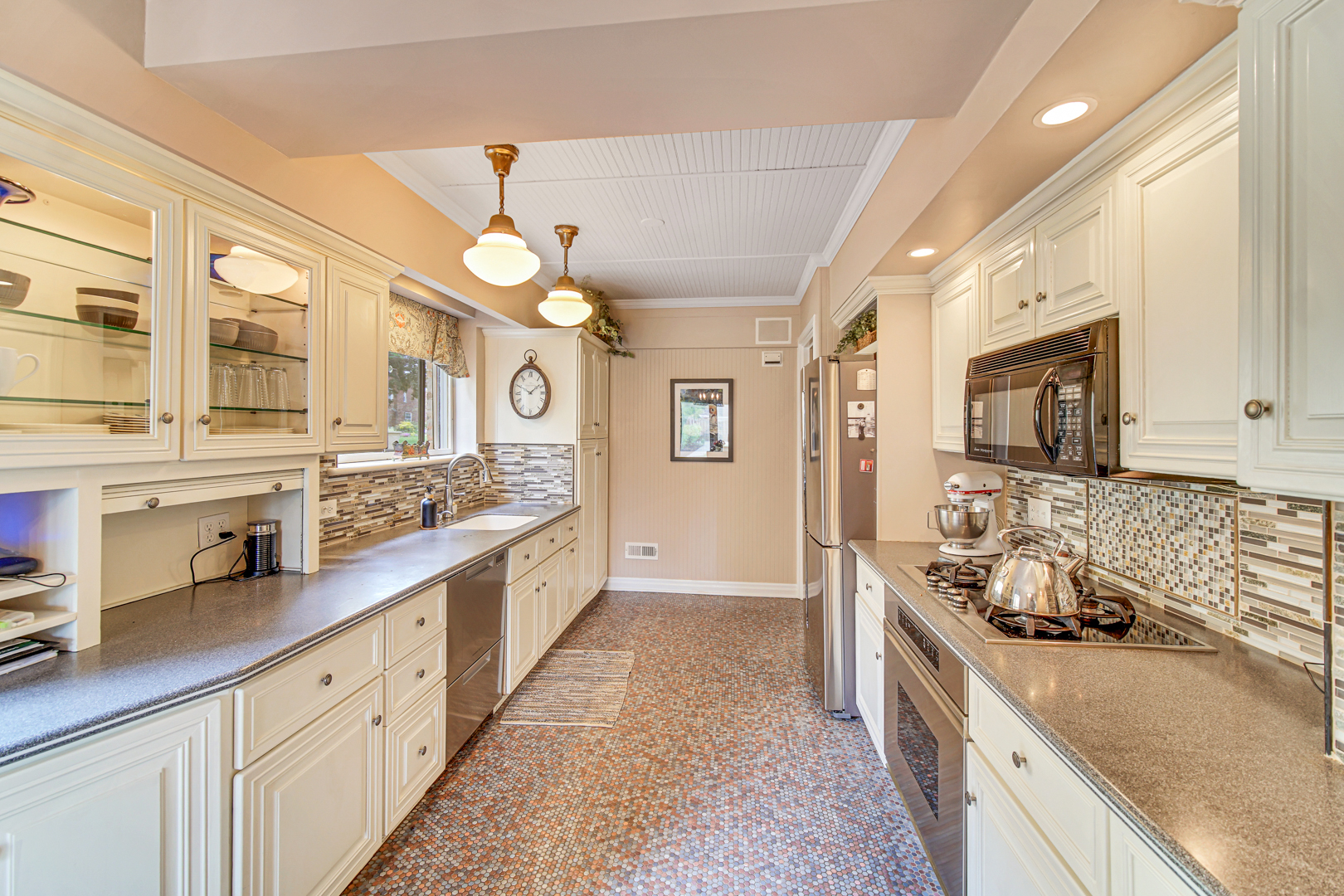 9305 S Hoyne Avenue, Chicago, IL 60643