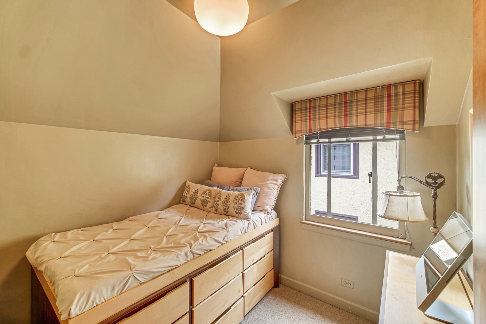 9305 S Hoyne Avenue, Chicago, IL 60643