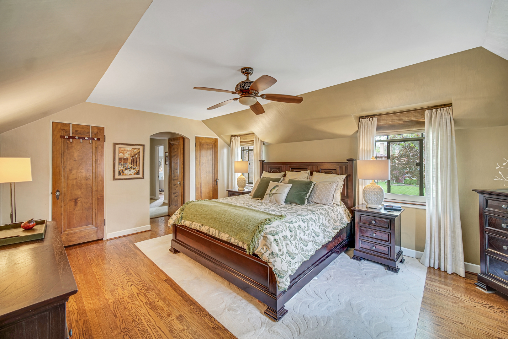 9305 S Hoyne Avenue, Chicago, IL 60643