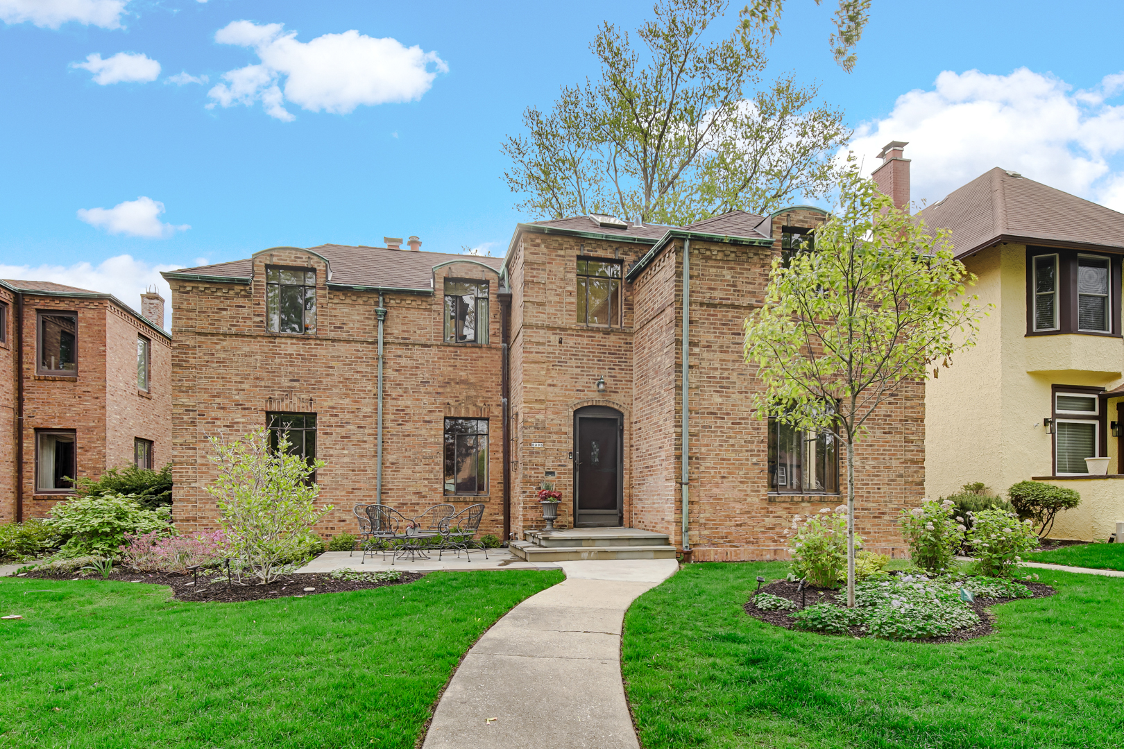 9305 S Hoyne Avenue, Chicago, IL 60643