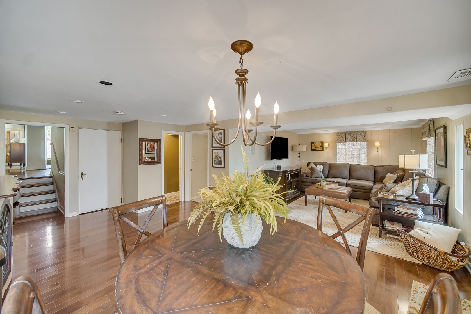 9305 S Hoyne Avenue, Chicago, IL 60643