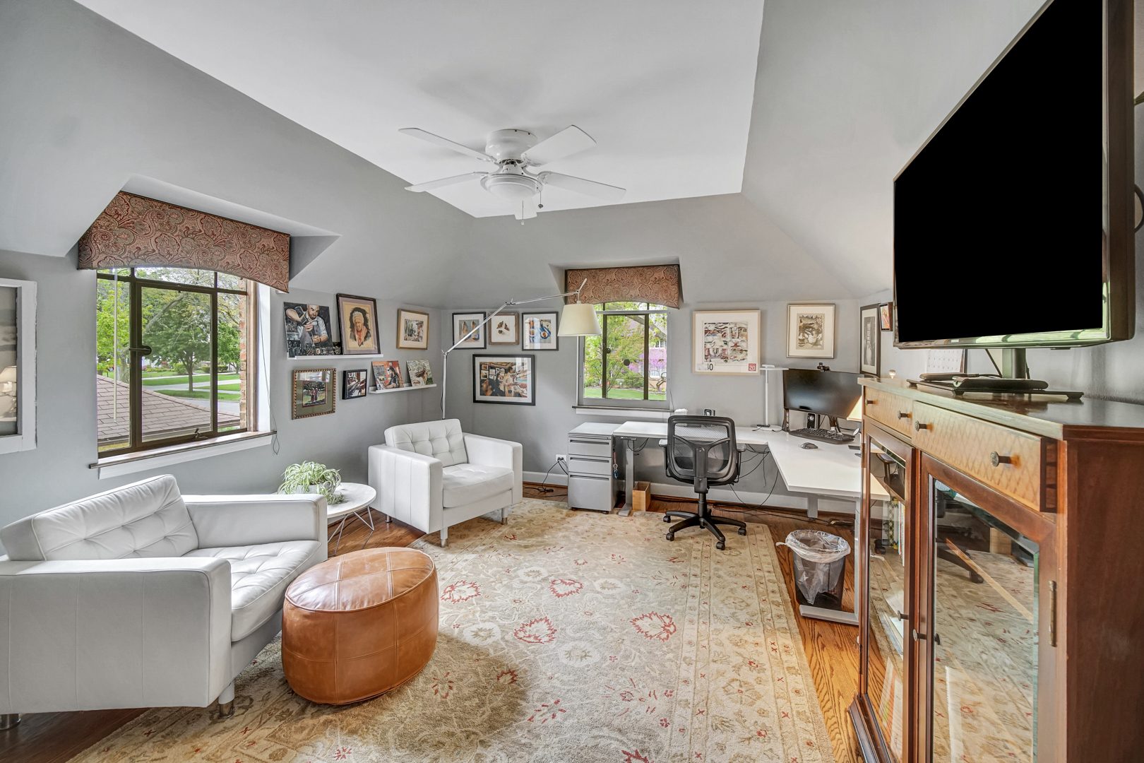 9305 S Hoyne Avenue, Chicago, IL 60643