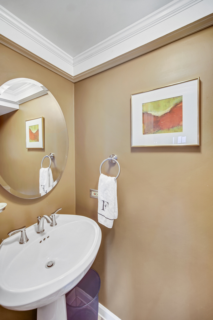 9305 S Hoyne Avenue, Chicago, IL 60643