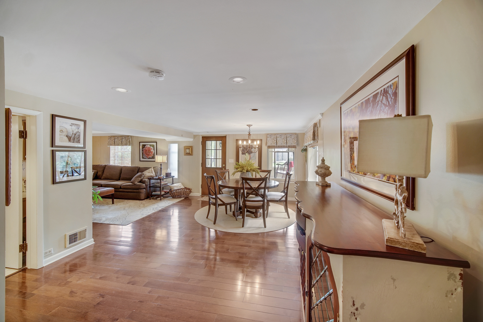 9305 S Hoyne Avenue, Chicago, IL 60643