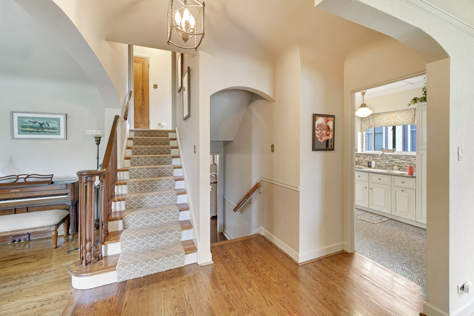 9305 S Hoyne Avenue, Chicago, IL 60643