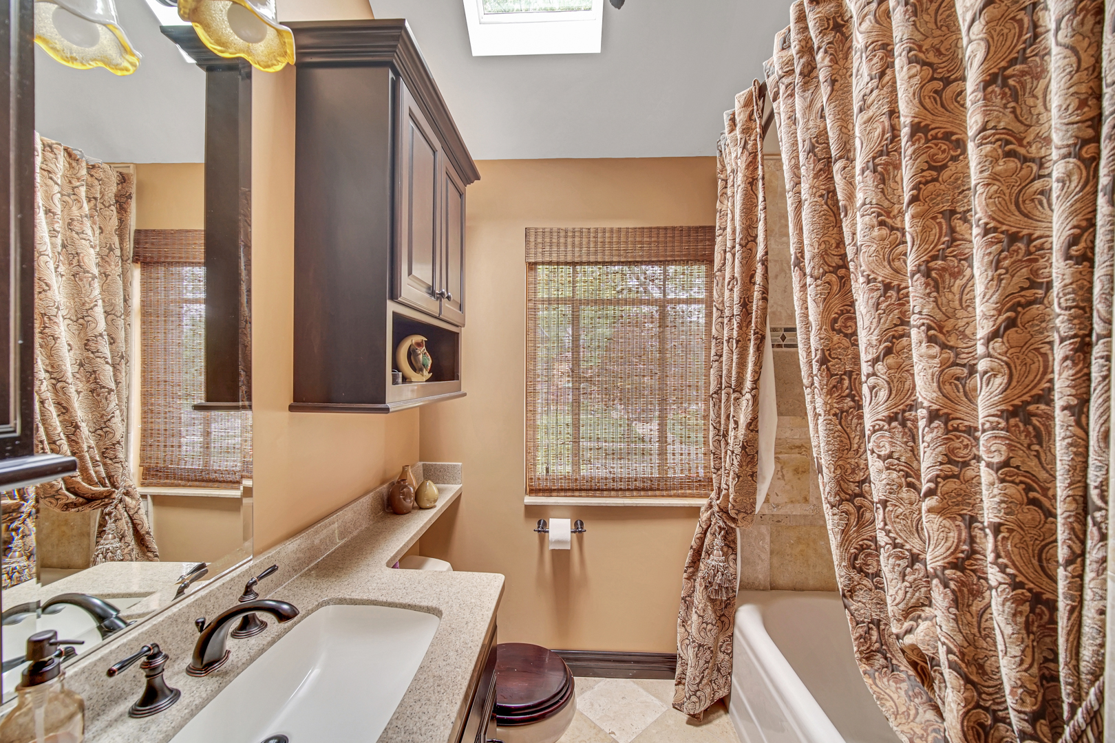 9305 S Hoyne Avenue, Chicago, IL 60643