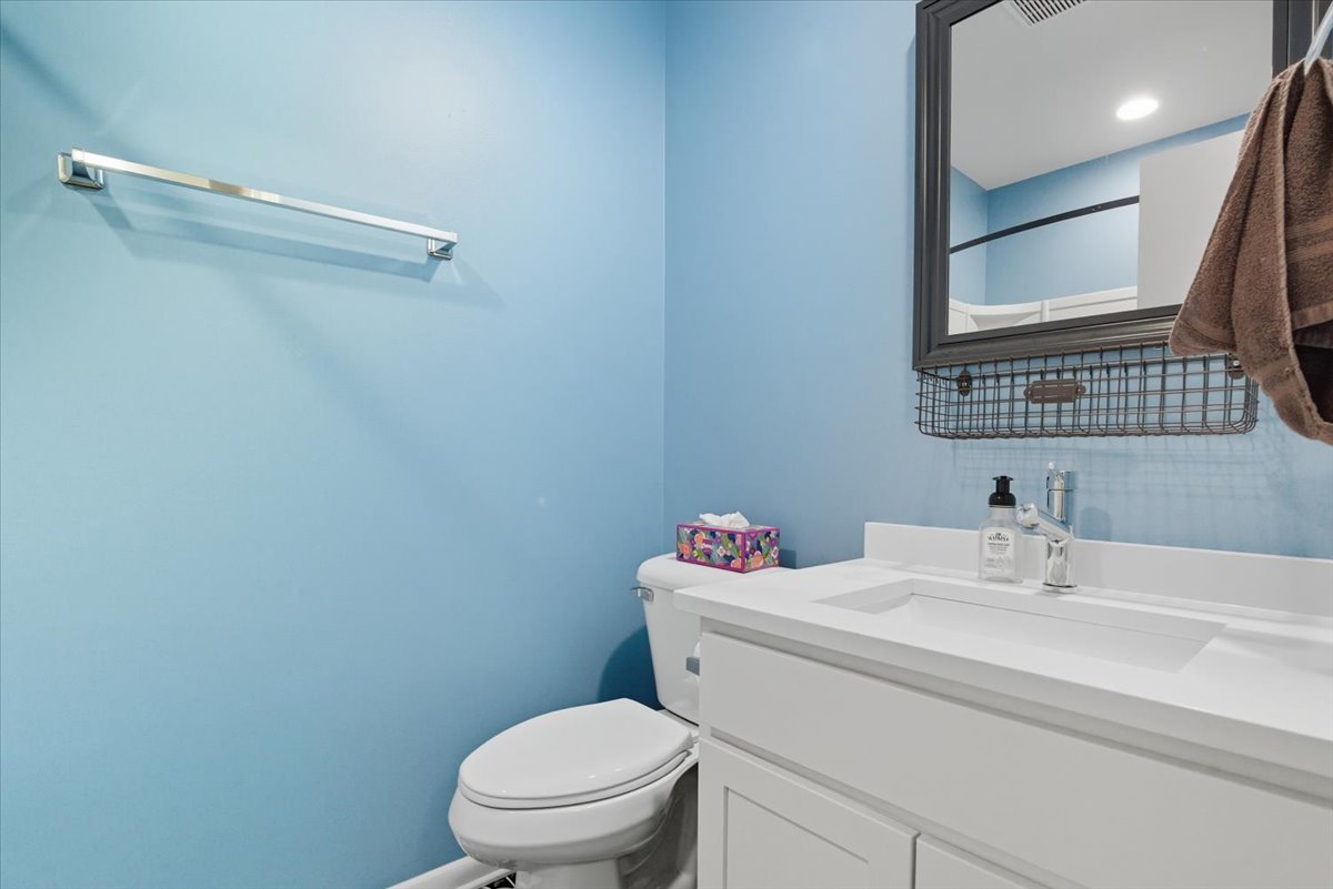 830 Russell Avenue, Winthrop Harbor, IL 60096