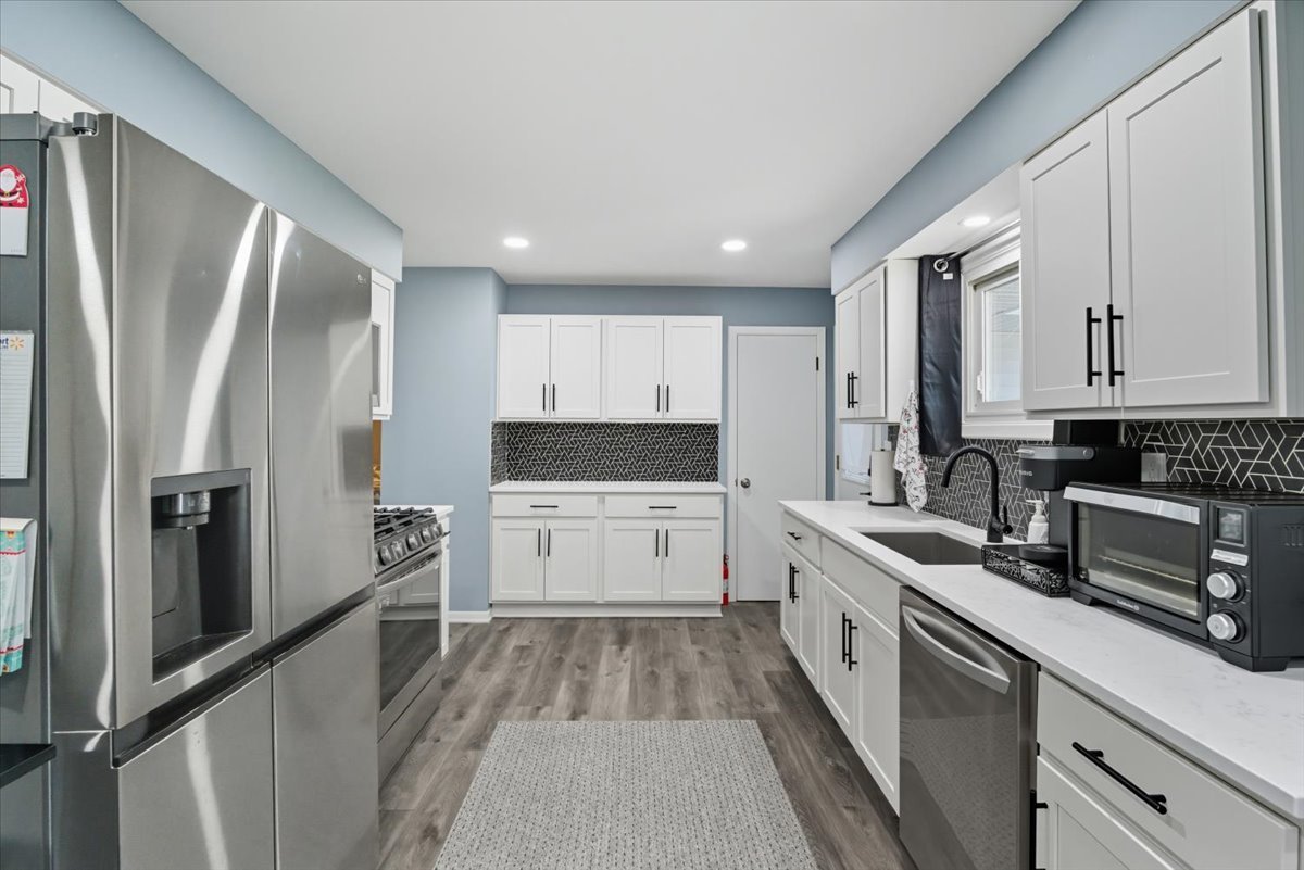 830 Russell Avenue, Winthrop Harbor, IL 60096