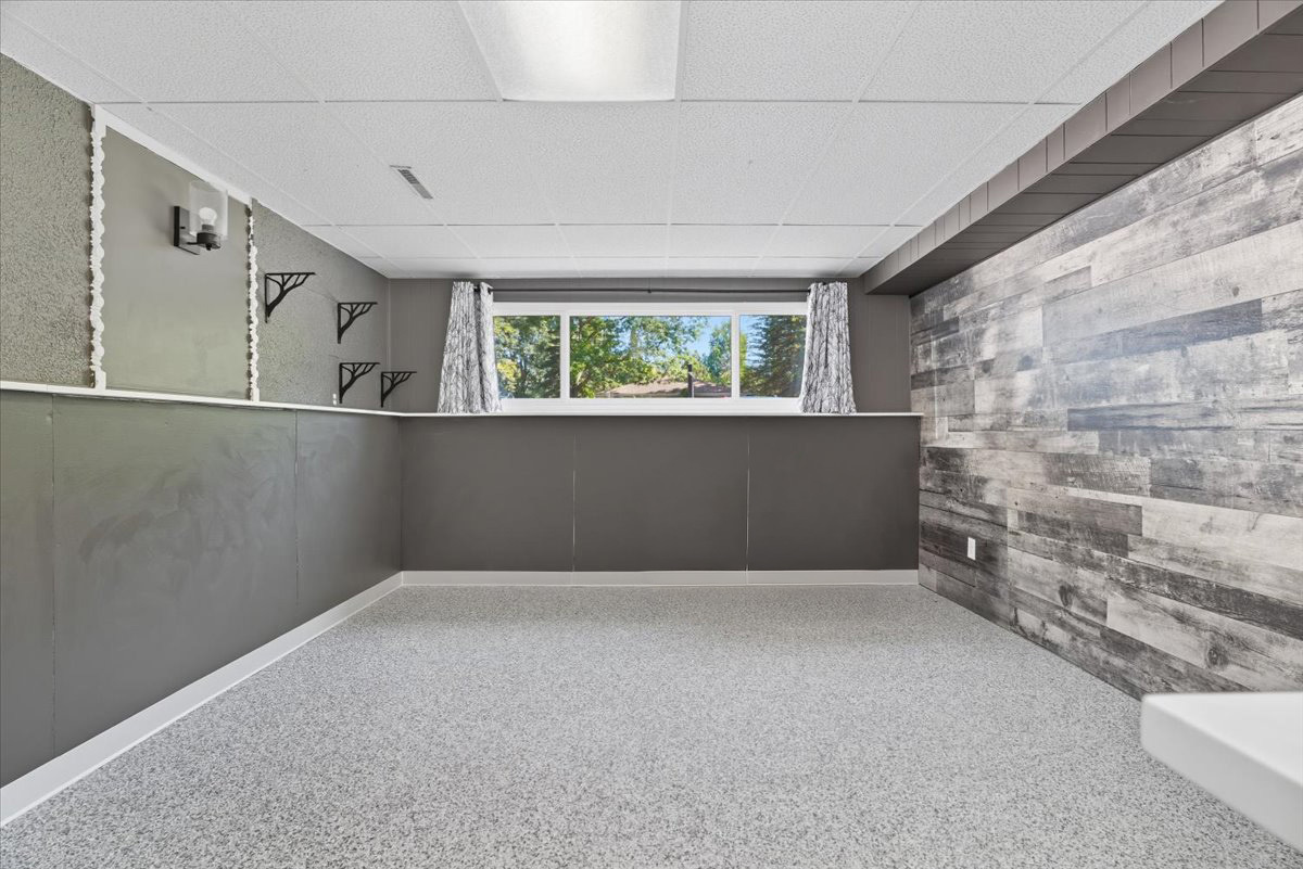 830 Russell Avenue, Winthrop Harbor, IL 60096