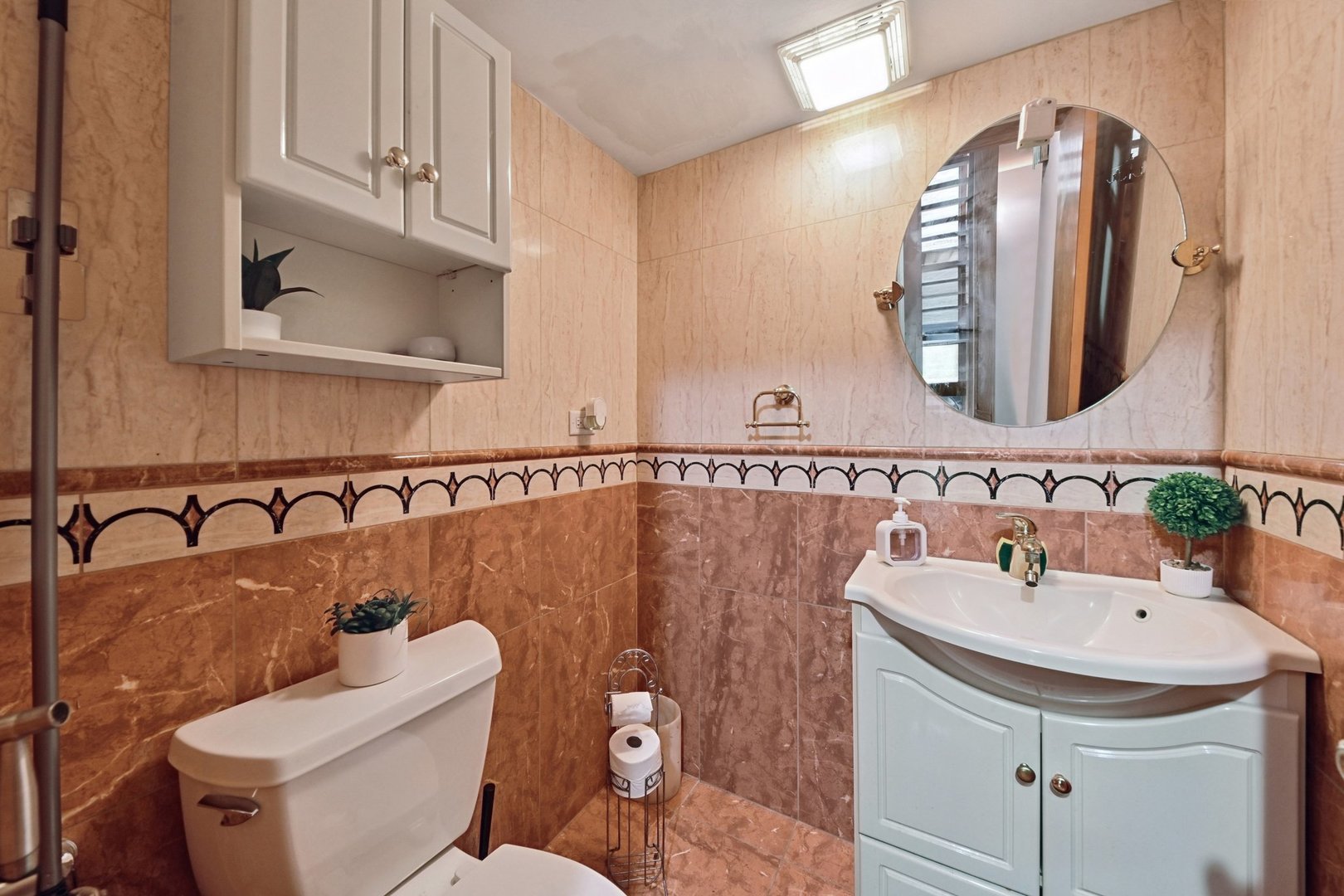 351 S Dominion Drive, Wood Dale, IL 60191